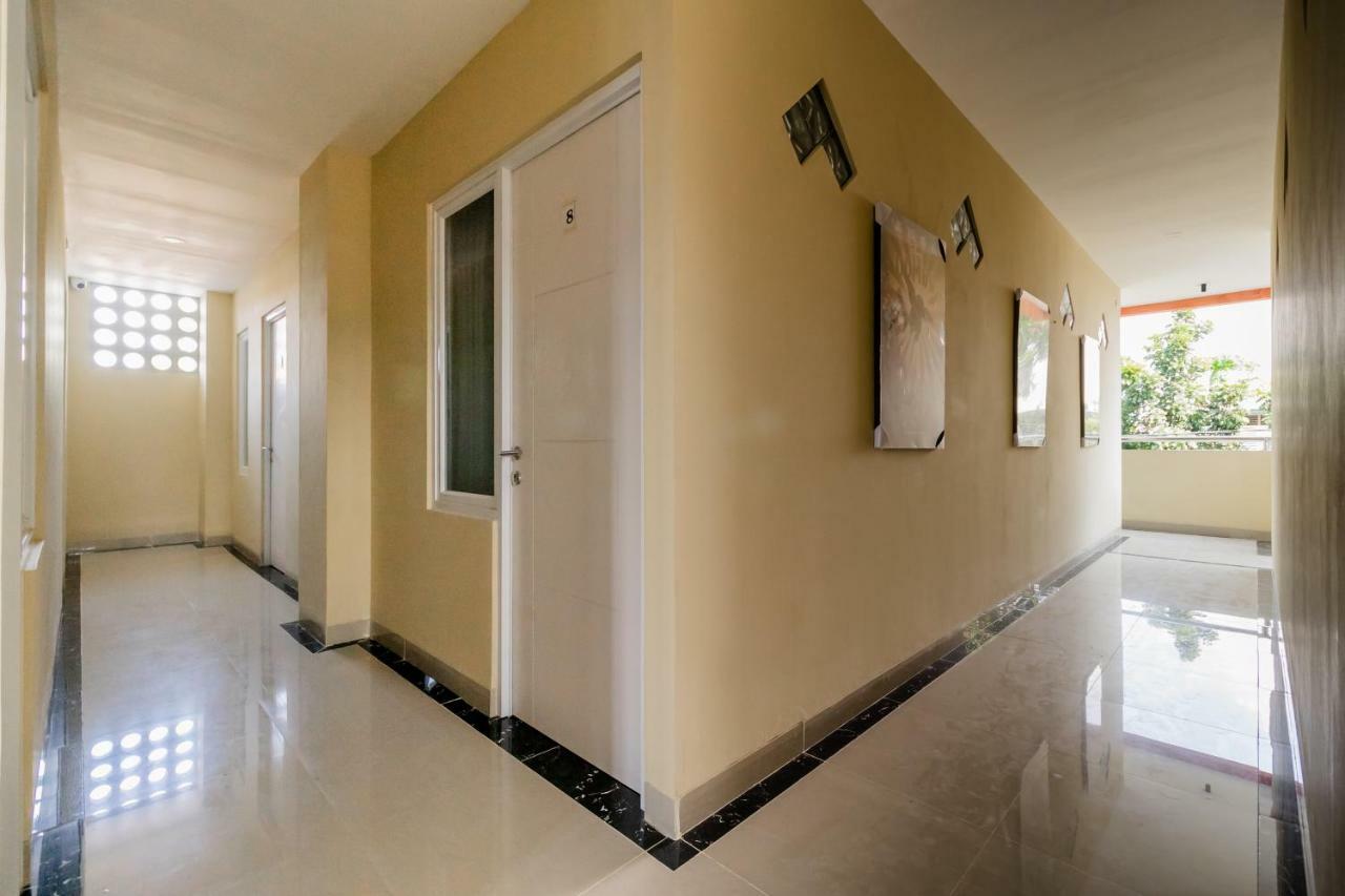 Hotel RedDoorz near Plaza Atrium Senen Jakarta Exterior foto